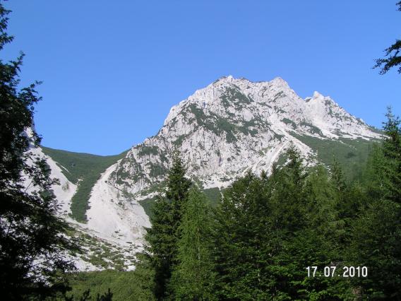 pogled na Hajnževo sedlo in Košutico