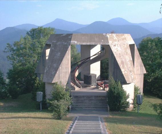 Spomenik padlim v Dražgoški bitki