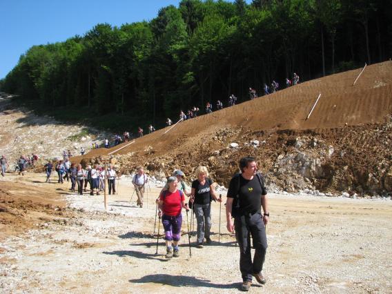 in spust do Trebnjega preko gradbišča avtoceste