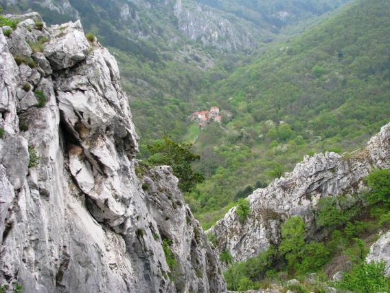 pogled z grebena v vasico Botač