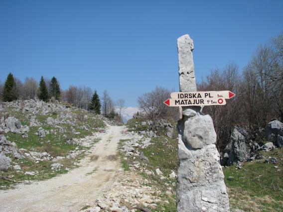 za nami je dobra ura vzpona