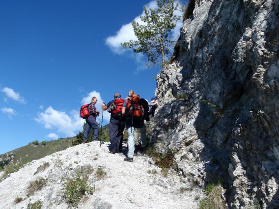 na poti ob meliščih je potrebna večja previdnost
