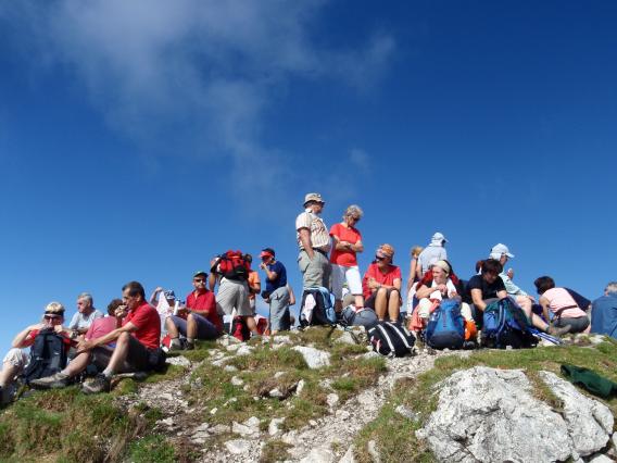 vrh je bil za veliko skupino kar nekam tesen