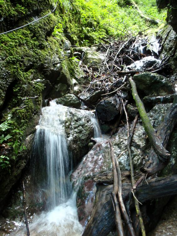 slikovito razgibana soteska Hudičevega grabna