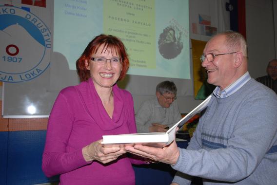 priznanje, knjigo Rožmarin je prejela Dana Mohar