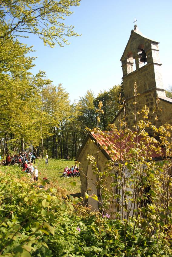 pri cerkvi Sv. Lovrenca