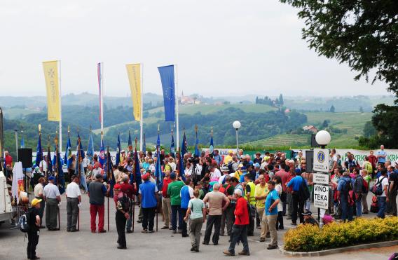 prisluhnili smo programu gostitelja