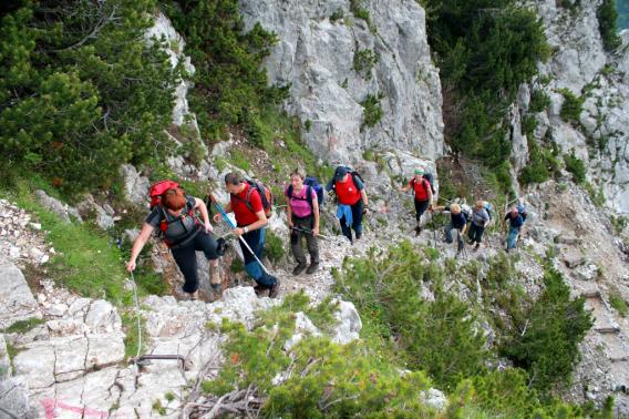 na zavarovanem delu poti proti Celovški koči
