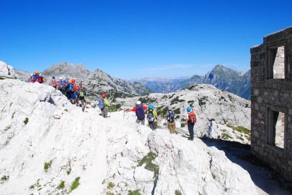 pogled s sedla Bela peč na cilj tega dne