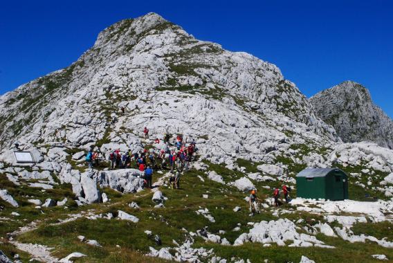 krajši počitek ob bivaku Marusich