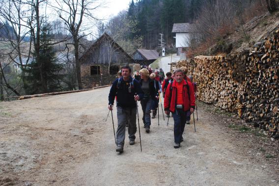 po počitku in malici smo nadaljevali mimo Zalubnikarja