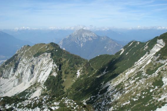 pogled nazaj na prehojeno pot